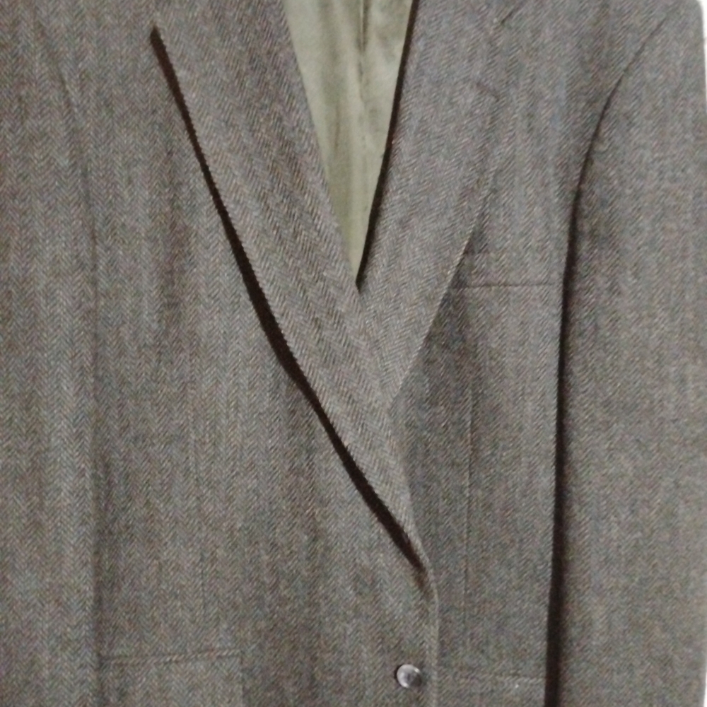 Stafford charcoal sport coat in a classic fit, 100% wool with a subtle textured